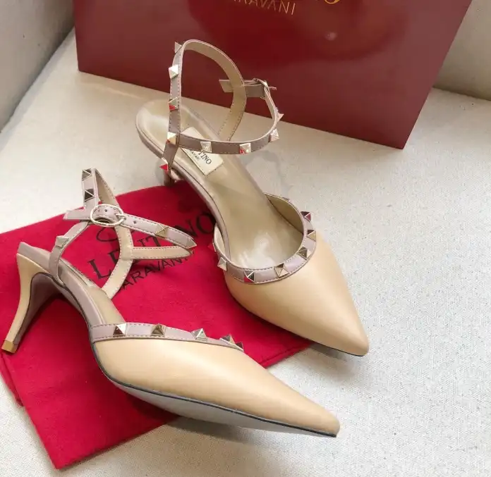 hype Valentino High Heels