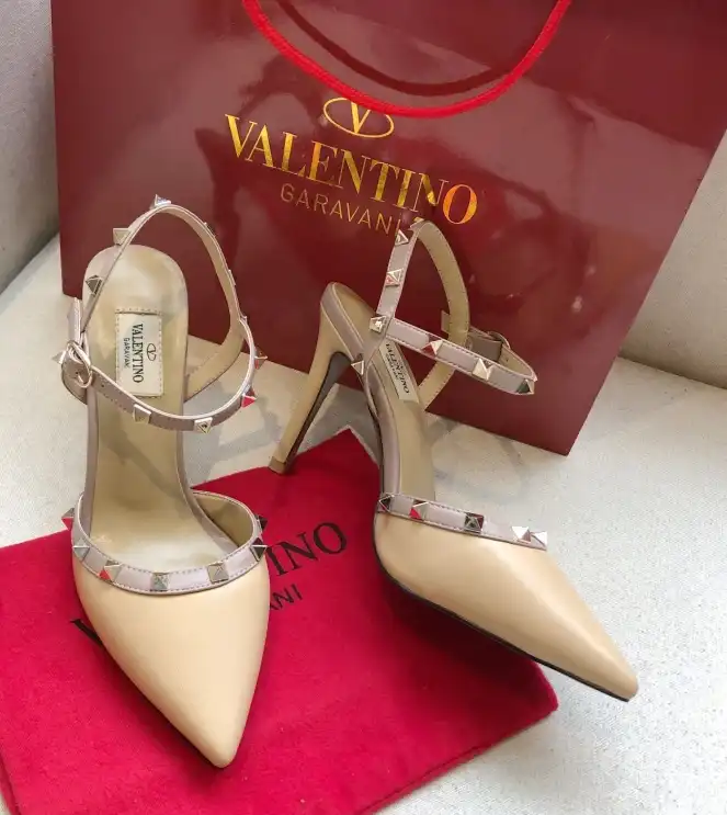 hype Valentino High Heels