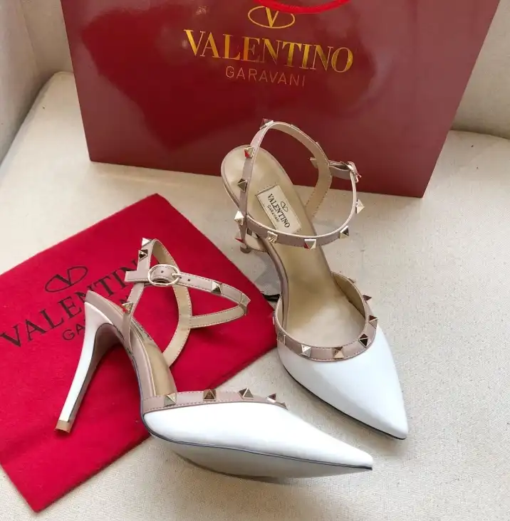 hype Valentino High Heels