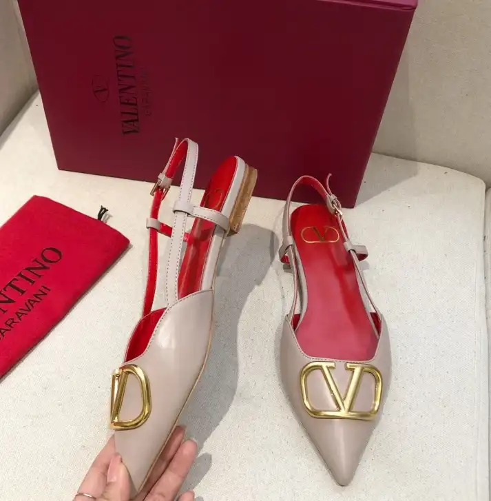 hype Valentino flat shoes