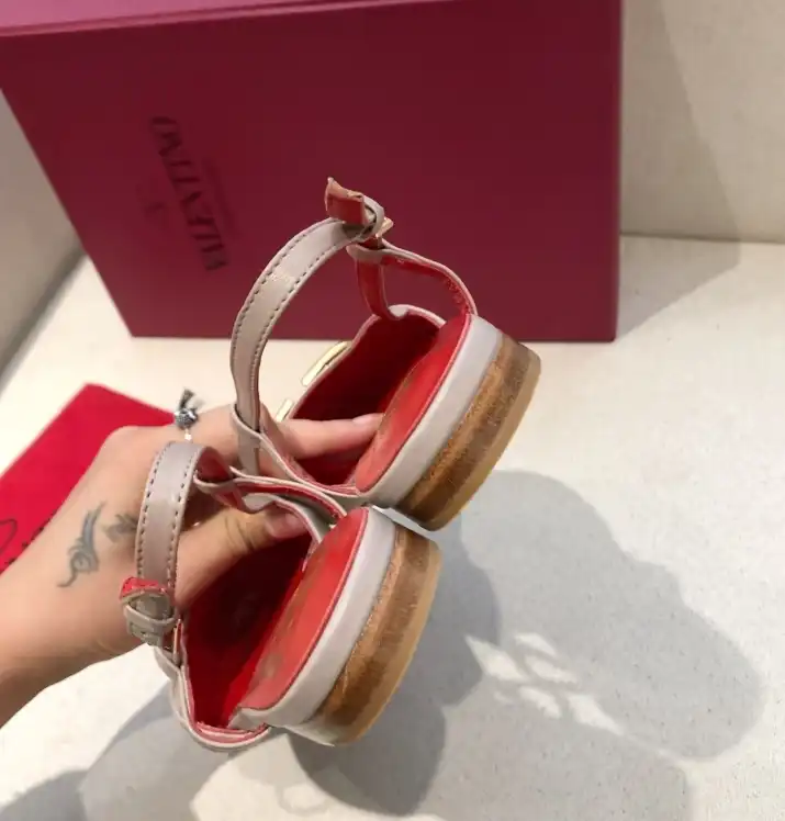 hype Valentino flat shoes