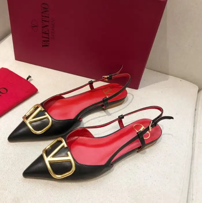 hype Valentino flat shoes