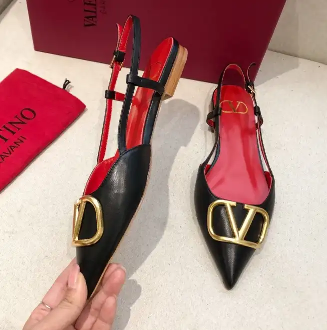 hype Valentino flat shoes