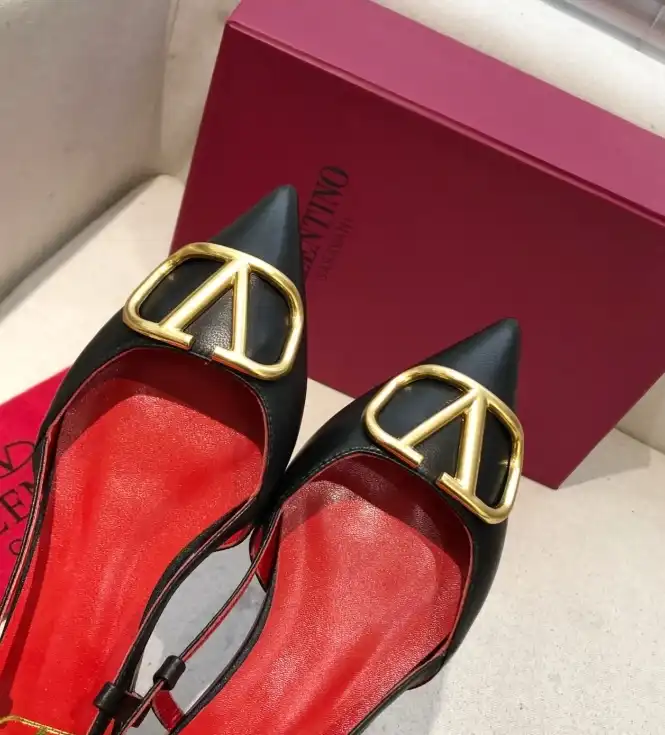 hype Valentino flat shoes