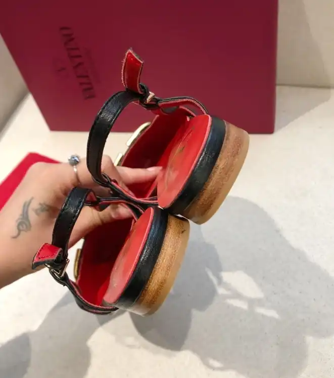 hype Valentino flat shoes