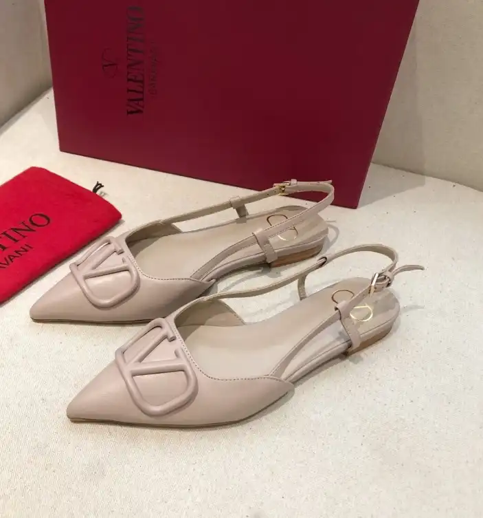 hype Valentino flat shoes