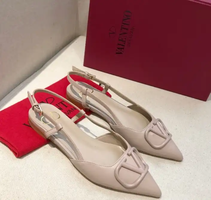 hype Valentino flat shoes