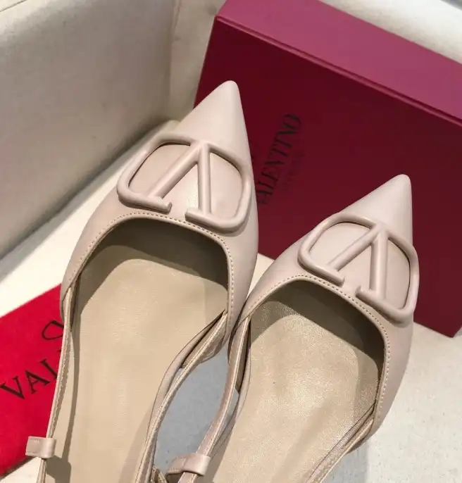 hype Valentino flat shoes