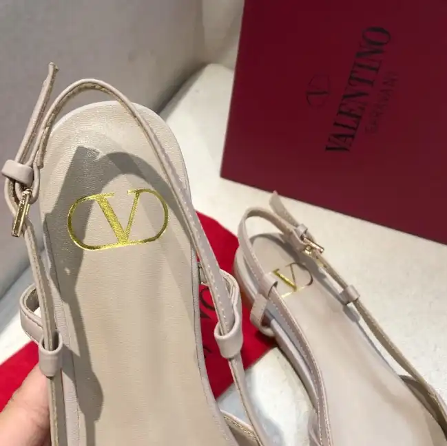 hype Valentino flat shoes