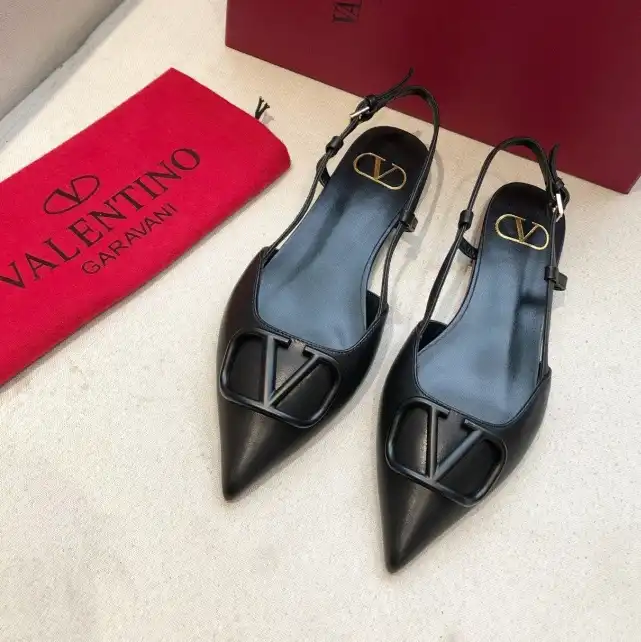 hype Valentino flat shoes