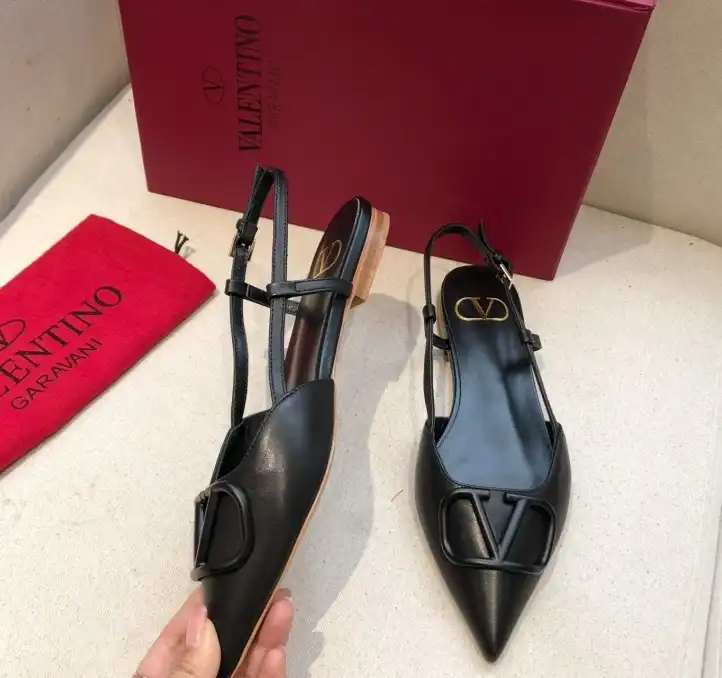 hype Valentino flat shoes