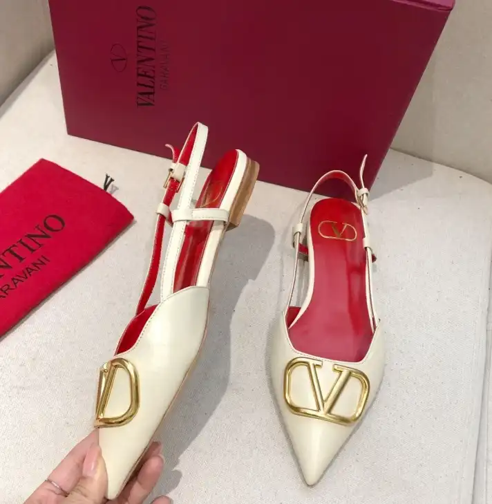 hype Valentino flat shoes