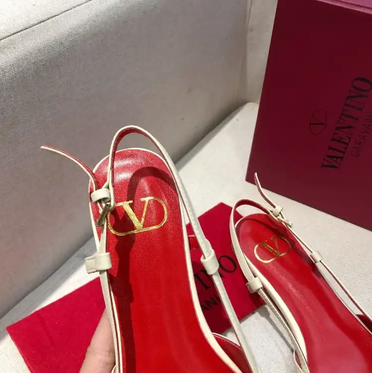 hype Valentino flat shoes