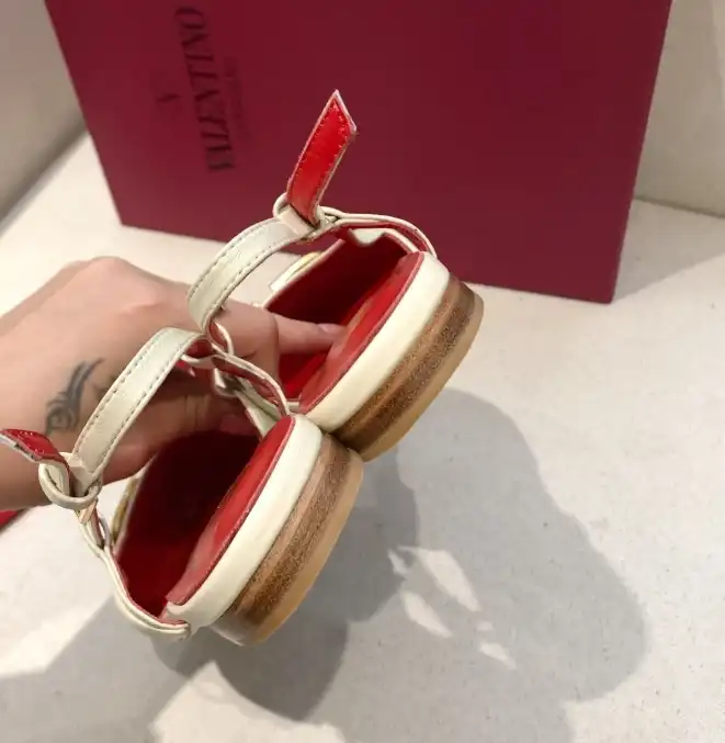 hype Valentino flat shoes