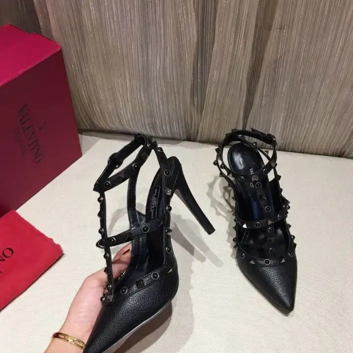 hype Valentino High Heels