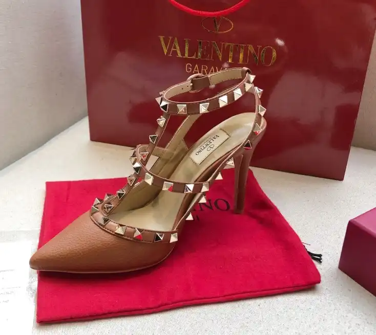 hype Valentino High Heels