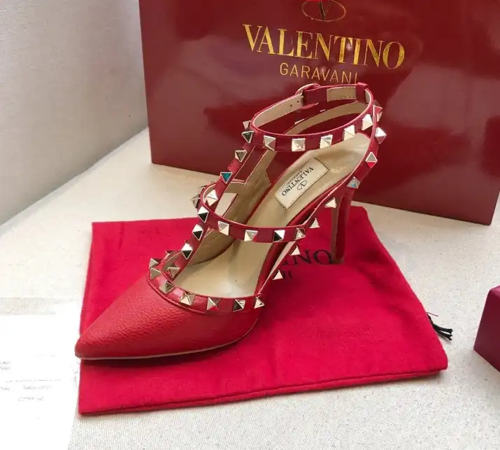 hype Valentino High Heels