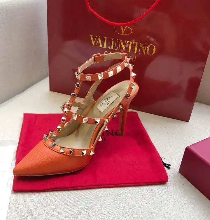 hype Valentino High Heels