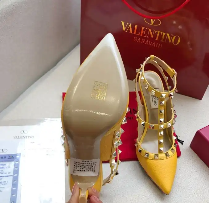 hype Valentino High Heels