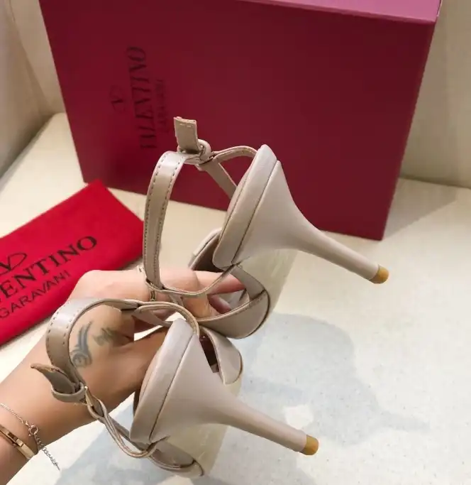 hype Valentino High Heels