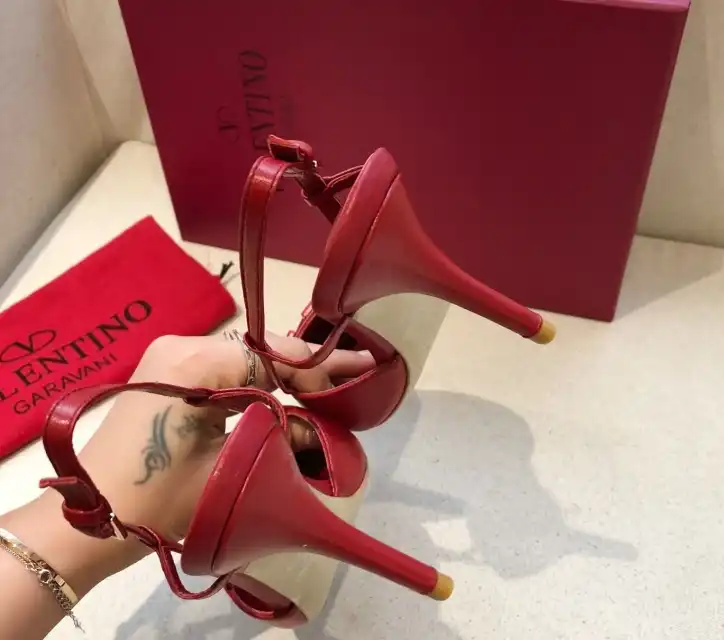 hype Valentino High Heels