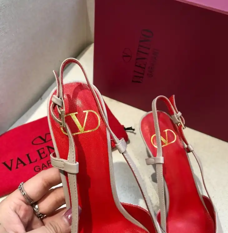 hype Valentino High Heels