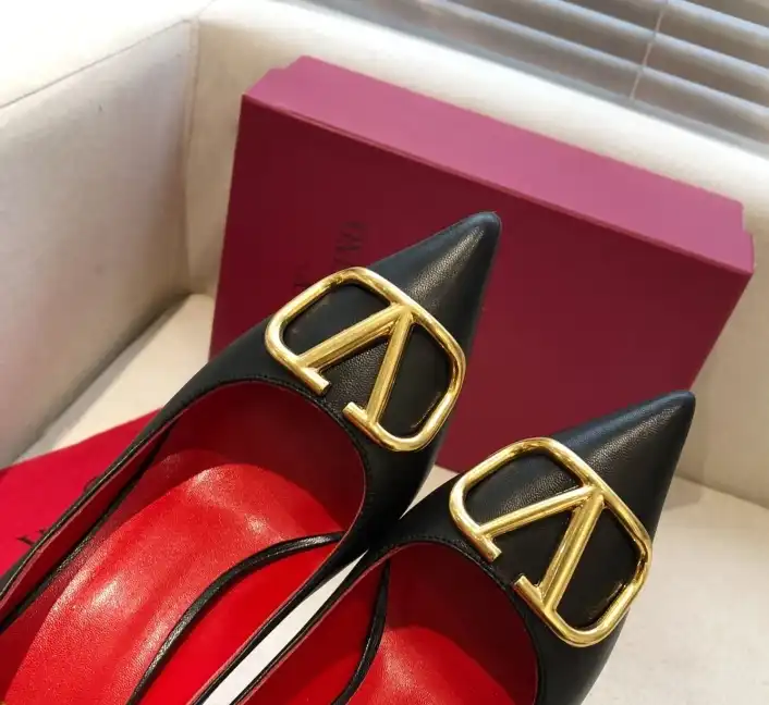 hype Valentino High Heels