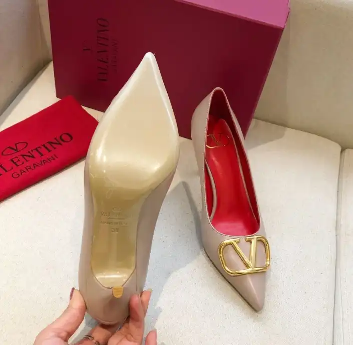 hype Valentino High Heels