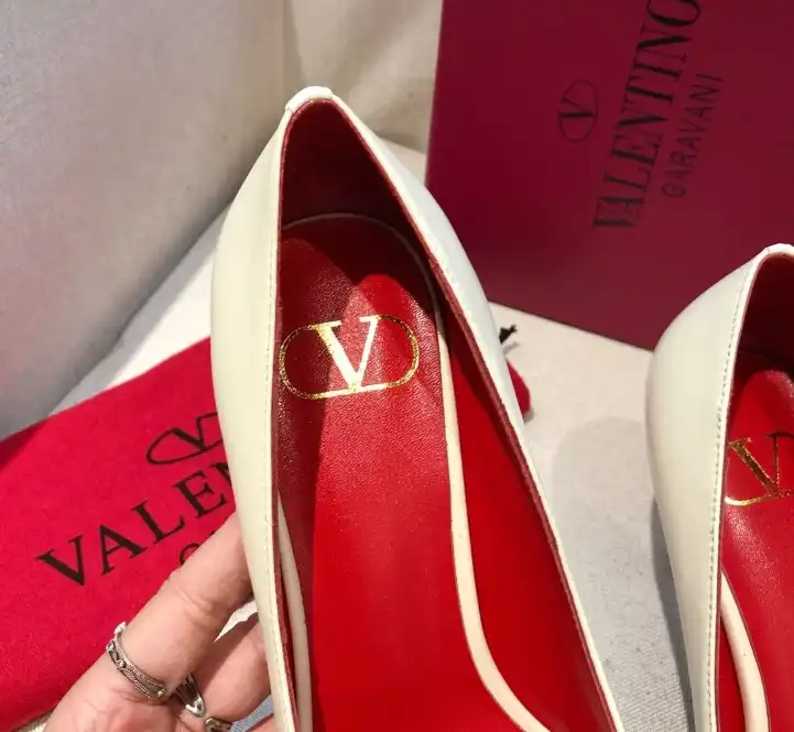 hype Valentino High Heels