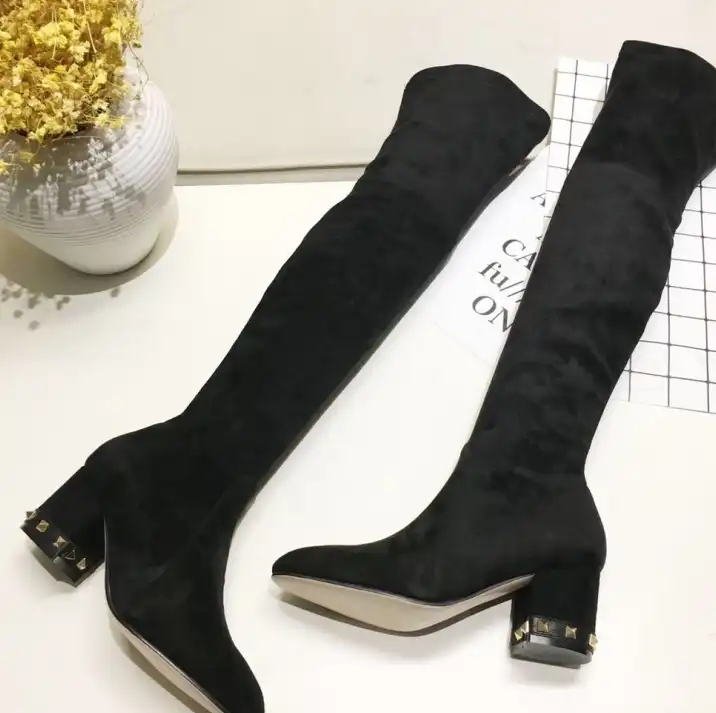 hype Valentino Boots