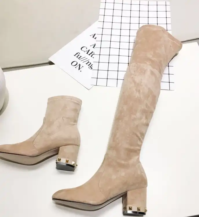 hype Valentino Boots