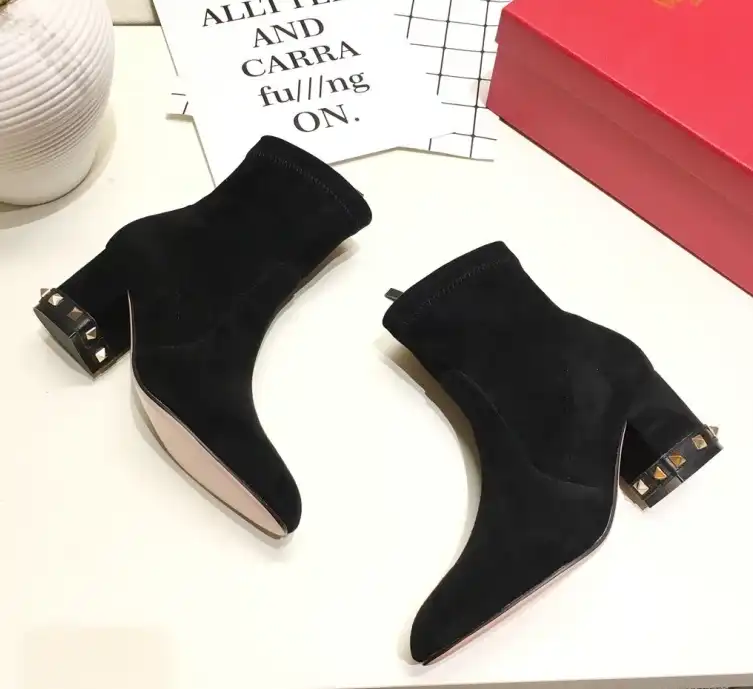 hype Valentino Boots