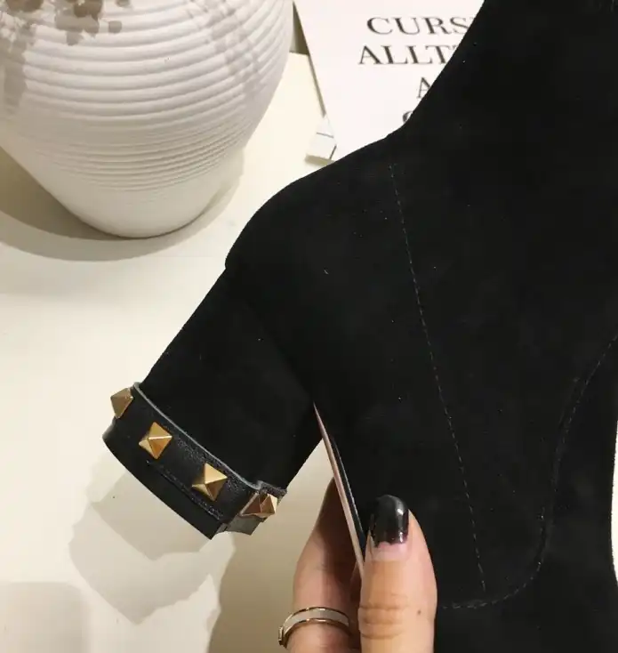 hype Valentino Boots