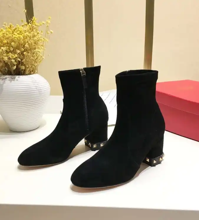 hype Valentino Boots