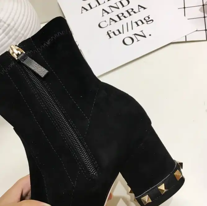 hype Valentino Boots