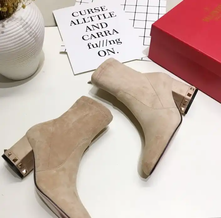 hype Valentino Boots