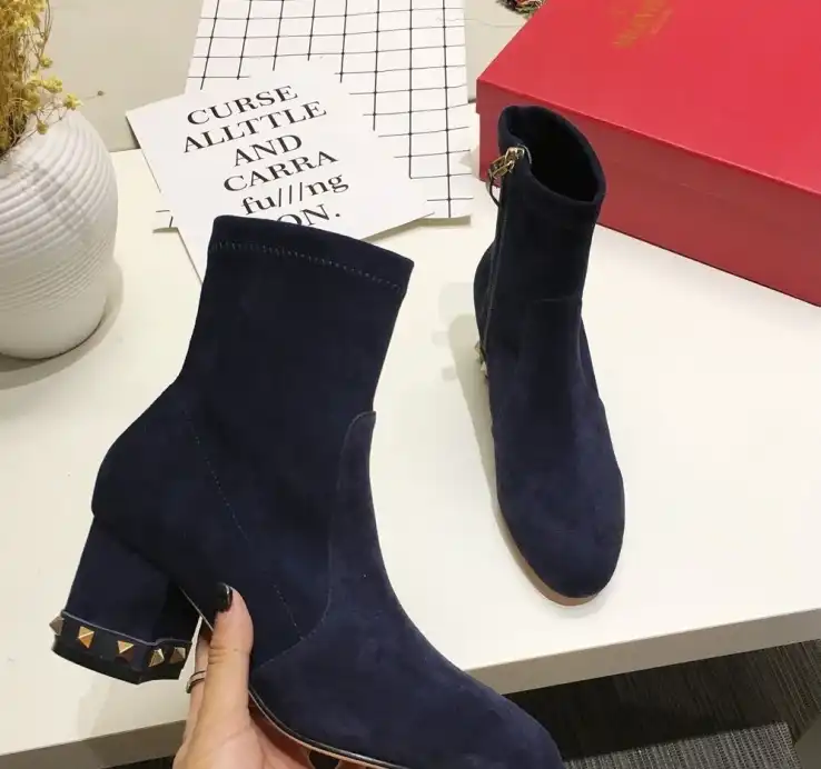 hype Valentino Boots