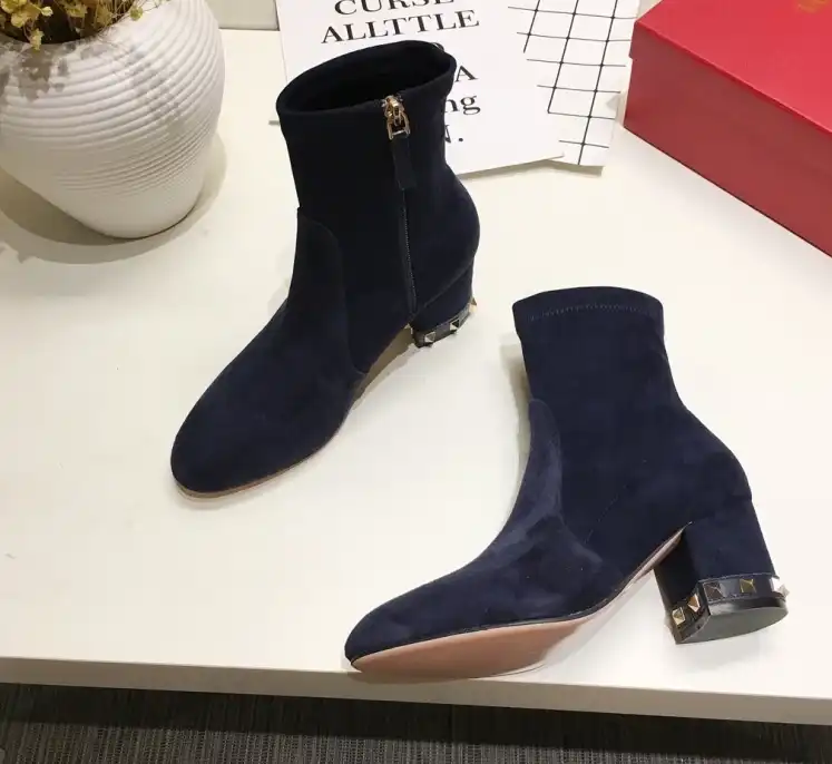 hype Valentino Boots