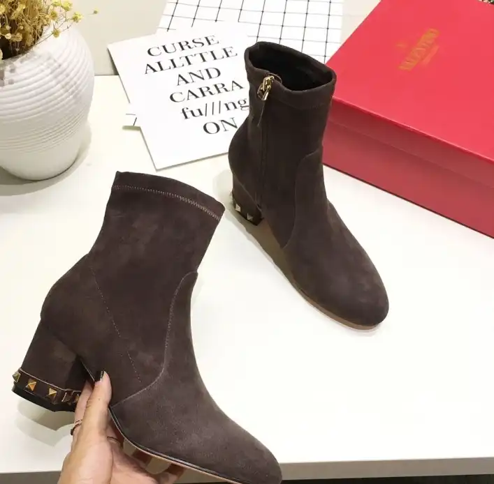 hype Valentino Boots