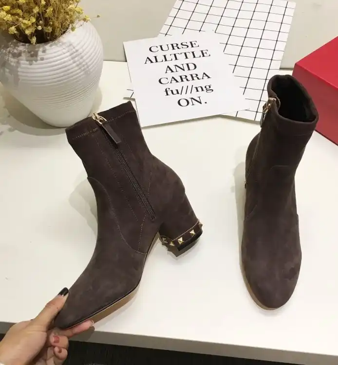 hype Valentino Boots