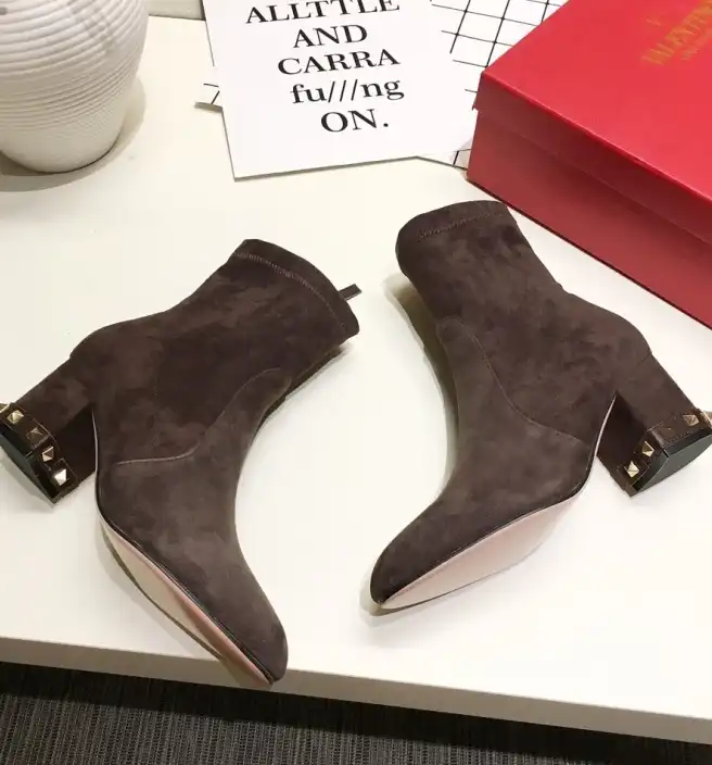 hype Valentino Boots