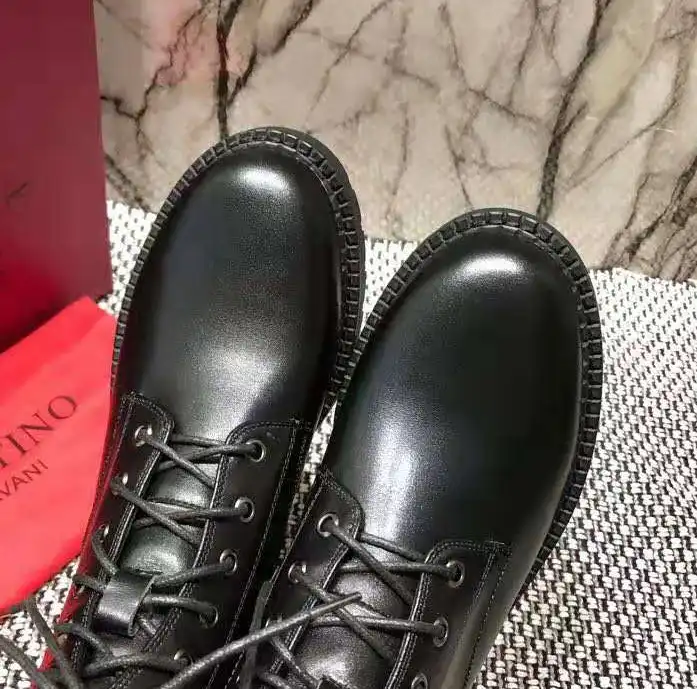 hype Valentino Boots