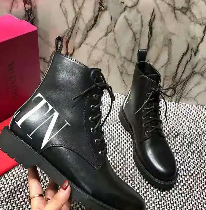 hype Valentino Boots