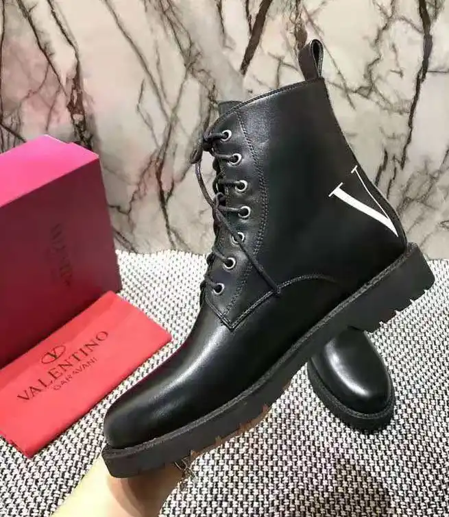 hype Valentino Boots