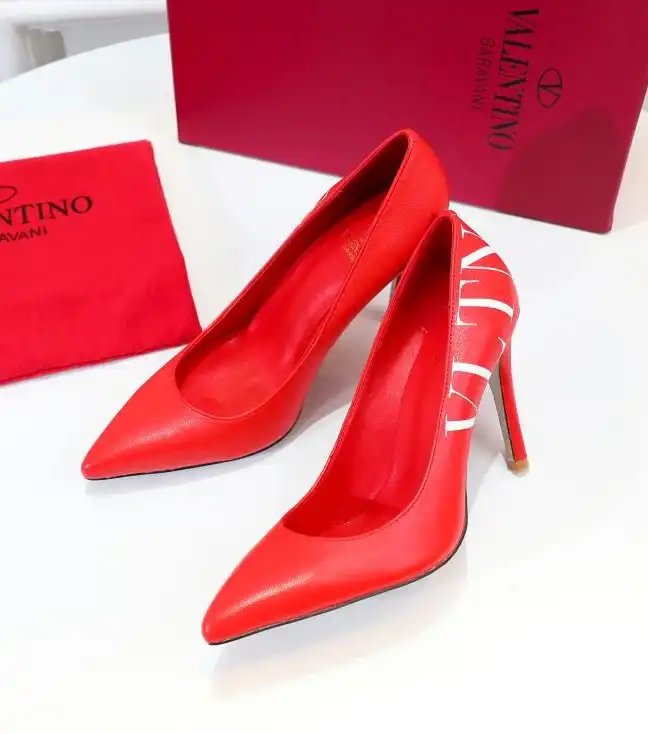 hype Valentino High Heels