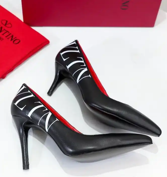 hype Valentino High Heels