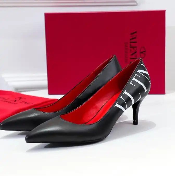 hype Valentino High Heels