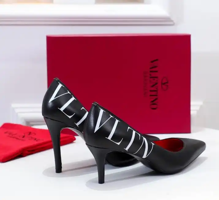 hype Valentino High Heels