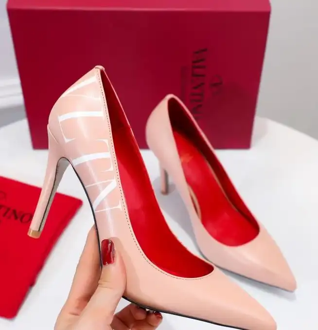 hype Valentino High Heels