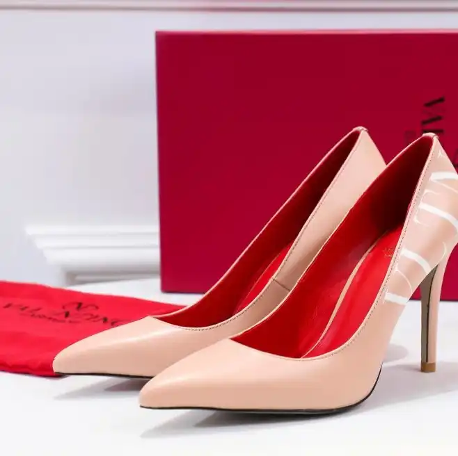 hype Valentino High Heels